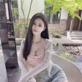 前凸后翘极品长腿美女